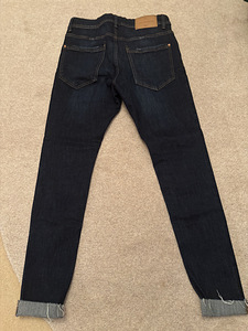 Müüa uued Bershka tumesinised super skinny teksad,S-M suurus (2 foto / 2)