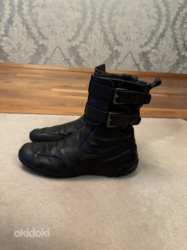 Müüa kasutatud mustad DKNY saapad nahast s.42,0-42,5