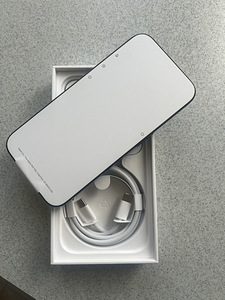 iPhone 15 Pro 256 gb Black Titanium (3 foto / 3)