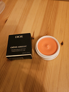 Dior creme abricot, küüntele ja küünenahale (2 foto / 2)