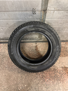 Michelin X-Ice Snow 215/65 R17 (2 фото из 5)
