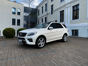 Mercedes-Benz ML 350 AMG pakett 3.0 190kW (1 foto / 8)