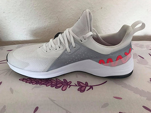 Nike Air Max (2 фото из 3)