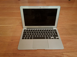 Macbook air 2010 sülearvuti (2 foto / 5)