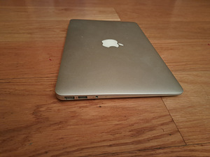 Macbook air 2010 sülearvuti (5 foto / 5)