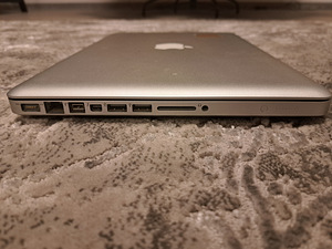 Macbook Pro 240GB (early 2011) (6 foto / 6)