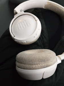 Jbl (2 фото из 2)