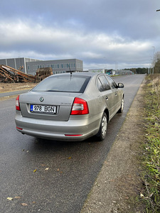 Škoda Octavia 1.2 (4 foto / 5)