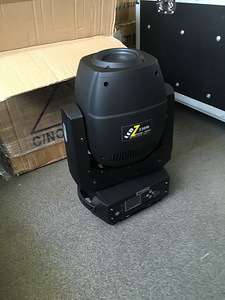 Müüa 4tk LED 230W Spot Beam Moving Headi (1 foto / 7)
