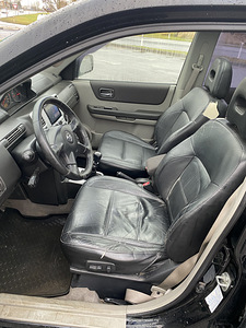 Nissan X-trail (7 foto / 8)