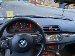 BMW X5 (7 foto / 8)