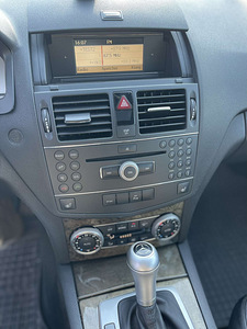 Mercedes-Benz c220d AMG-packet (7 foto / 11)