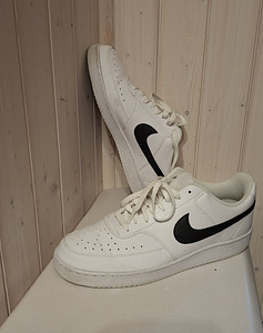 Кроссовки Nike (1 фото из 2)