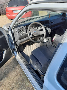 Volkswagen Golf (4 фото из 4)