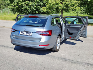 Skoda Superb Ambition Plus 1.4 TSi ACT ACC (6 foto / 12)