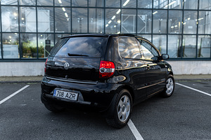 Volkswagen Fox (7 foto / 15)