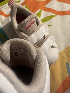 Adidas s. 24 (2 foto / 2)