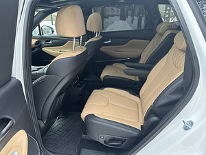 Hyundai Santa Fe Calligraphy 4WD 8DCT 2.2 CRDI (9 foto / 15)