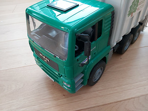 Bruder prügiauto (2 foto / 3)