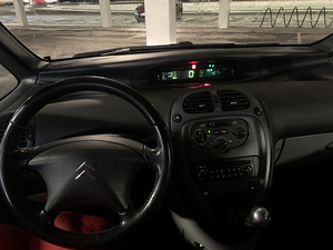 Citroen Xsara Picasso (6 foto / 7)