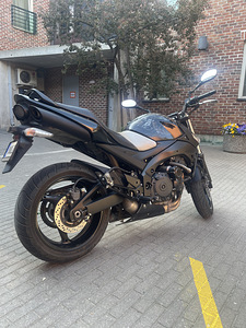 Suzuki Gsr 600 (4 foto / 6)