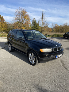 BMW x5 (2 фото из 9)