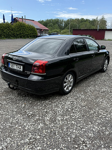 Toyota Avensis (3 foto / 8)
