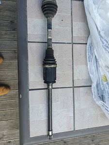 BMW X-DRIVE HALF-AXLE RIGHT FRONT (1 foto / 2)