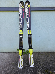 Müüa kasutatud FISHER RACE laste mäesuusad . (5 foto / 8)