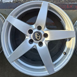 Продаются литые диски Kosei WK-139 R17x7.0JJ 5x108mm ET38 (2 фото из 10)