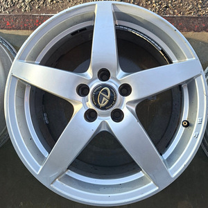 Продаются литые диски Kosei WK-139 R17x7.0JJ 5x108mm ET38 (3 фото из 10)