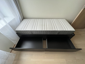Ikea lisavoodikoha hoiukastiga voodi 90*200 (2 foto / 4)