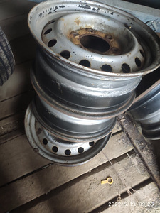 Диски 6*139,7 R15 (2 фото из 2)