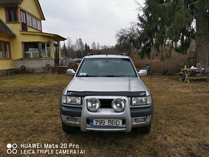Opel Frontera B 2.2 (2 foto / 3)