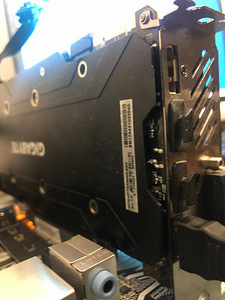 GeForce 1070 Ti - Gigabyte (2 foto / 3)