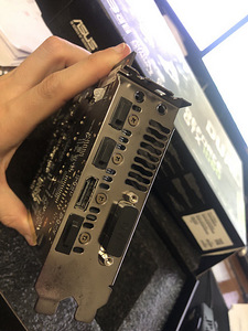 MSI 1070 8GB (3 foto / 3)