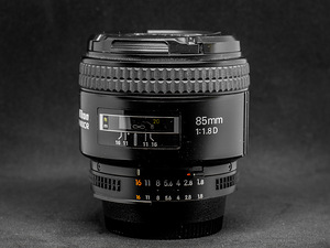 Nikon Nikkor 85mm 1.8D (1 foto / 3)