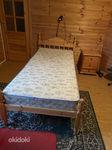 Uus täispuidust voodi koos madratsiga