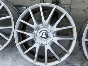5x112 R17 оригинальные диски VW (4 фото из 6)