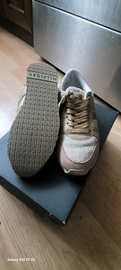 Tommy hilfiger orig.laste vabaajajalatsid (2 foto / 3)