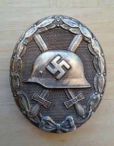 Saksa WW2. 3 Reichi hõbedane haavatumärk karbiga ja dokument (2 foto / 10)