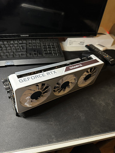 GeForce RTX™ 3070 VISION OC 8G (rev. 1.0) GIGABYTE (1 foto / 3)