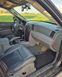 JEEP GRAND CHEROKEE (11 foto / 14)