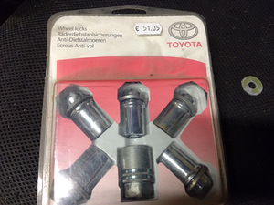 Toyota hilux (2 foto / 3)
