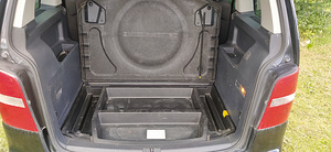VW Touran (2 foto / 5)