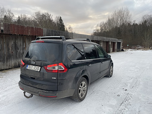 Ford Galaxy (4 фото из 10)