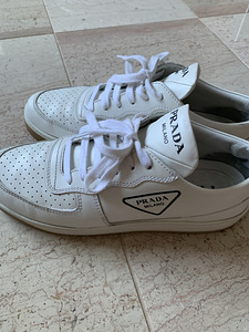 Prada naiste jalatsid (2 foto / 3)