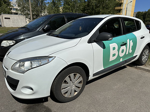 Auto rentimine (2 foto / 4)