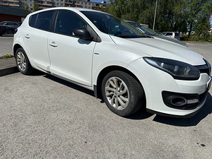 Auto rentimine (2 foto / 3)