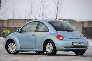Volkswagen New Beetle Facelift 1.6 75kW (3 foto / 15)